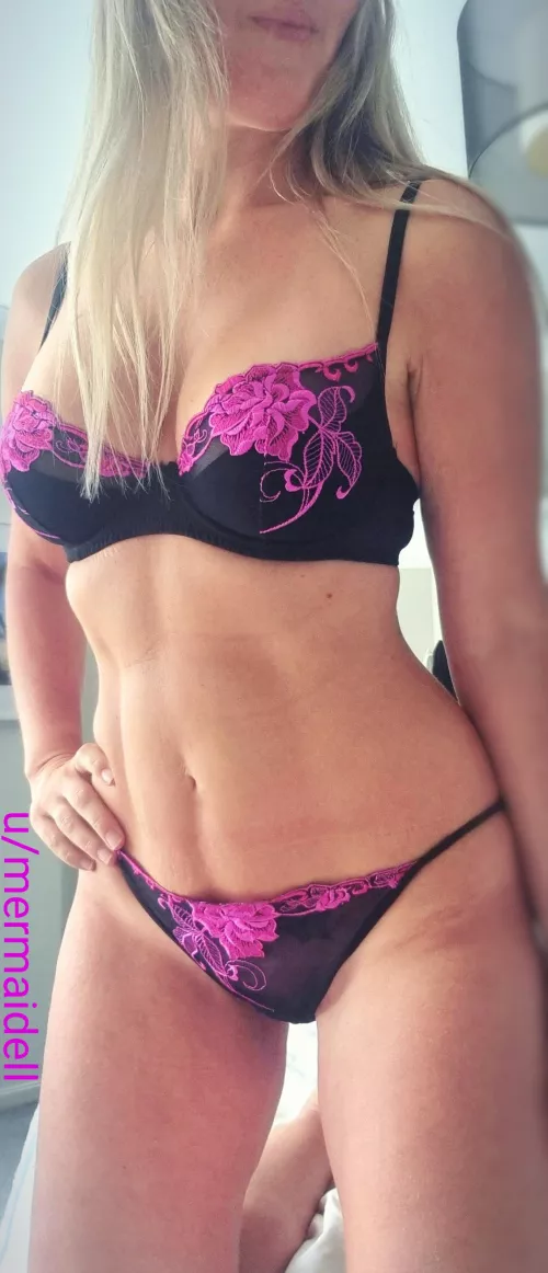 Vintage lingerie for my vintage body (F42) 💜