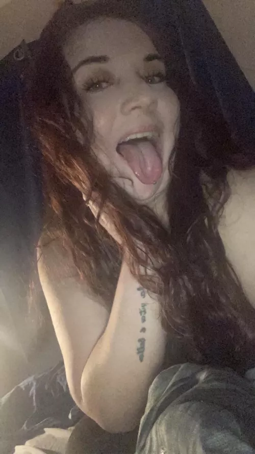 Waiting for yours truly to come and ruin this pretty little mouth 😏