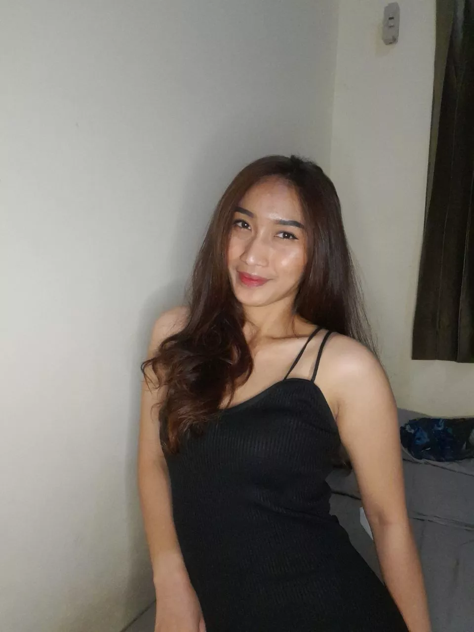 A beautiful and hot girl with cute long hair that can be pulled hard while breeding