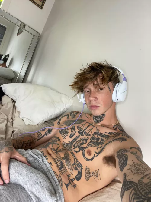 all I do is play rust and play with my dick