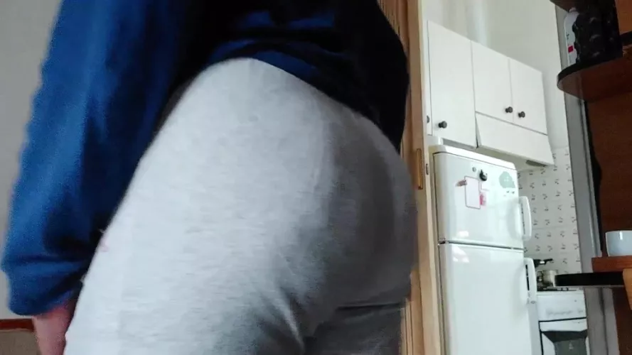 An afternoon of hot farts collected for you