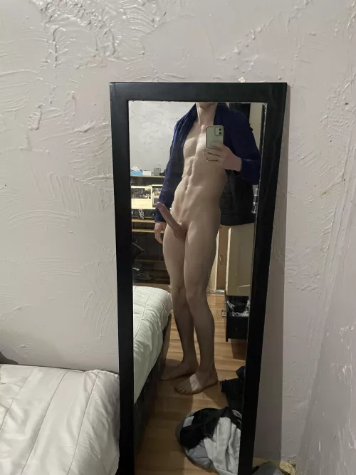 Big meat, lean body 😍 anyones type?