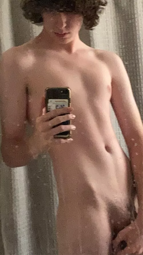 don't mind the dirty mirror 🍂