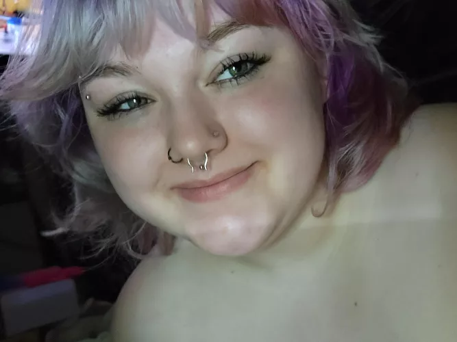 hi I'm a slut, let's help eachother out!