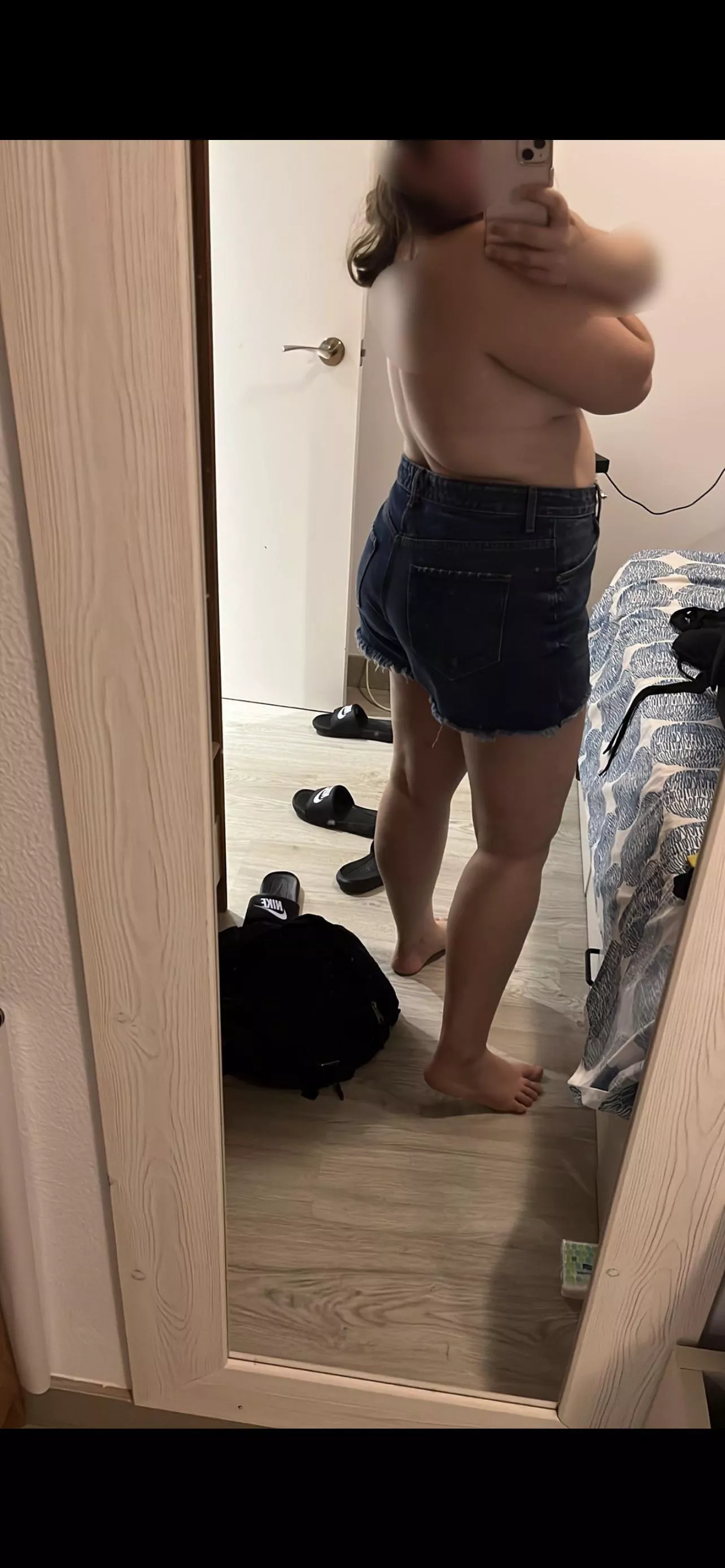 I have a doubt, is it correct if I cheat on my boyfriend??