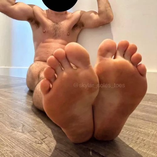 My feet. Your face. Now.