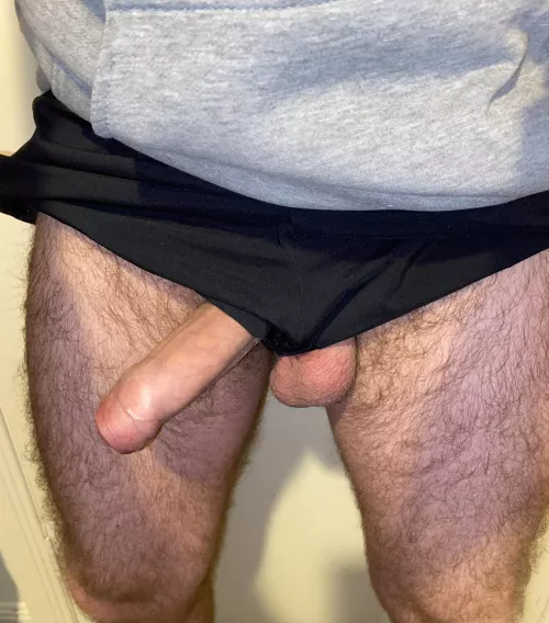 Need longer shorts 🤷‍♂️