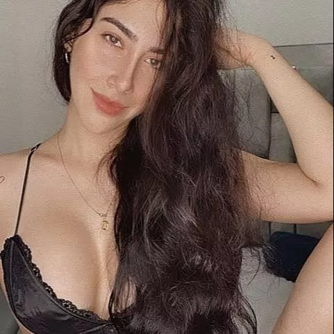 New subreddit for our favourite cam goddess Zara (_Gummies15 on Chaturbate)