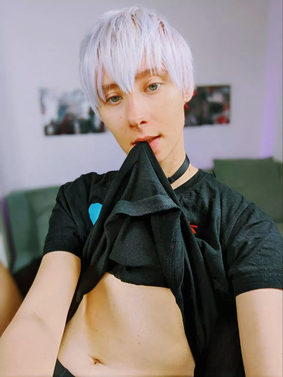 Shirt up? ⬆ ⬆ ⬆