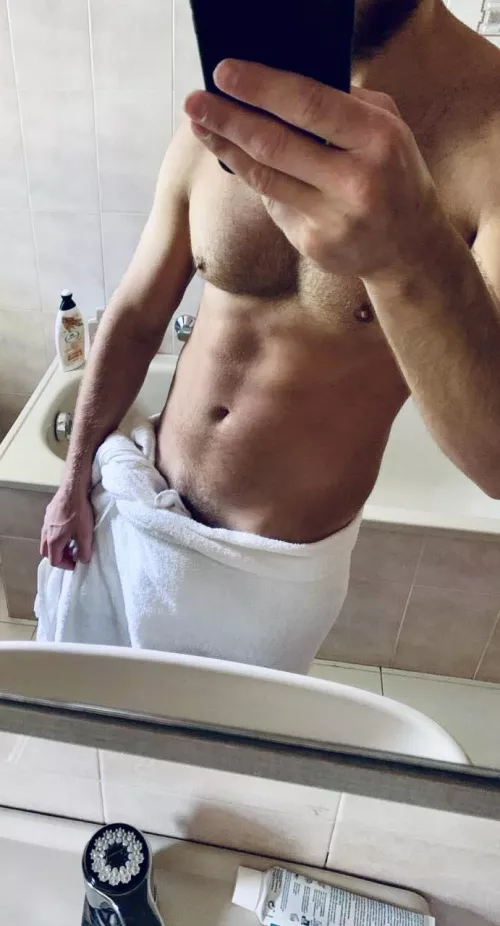 Shower time and big stuff 😋🍆 someone can help me ? 😌😈