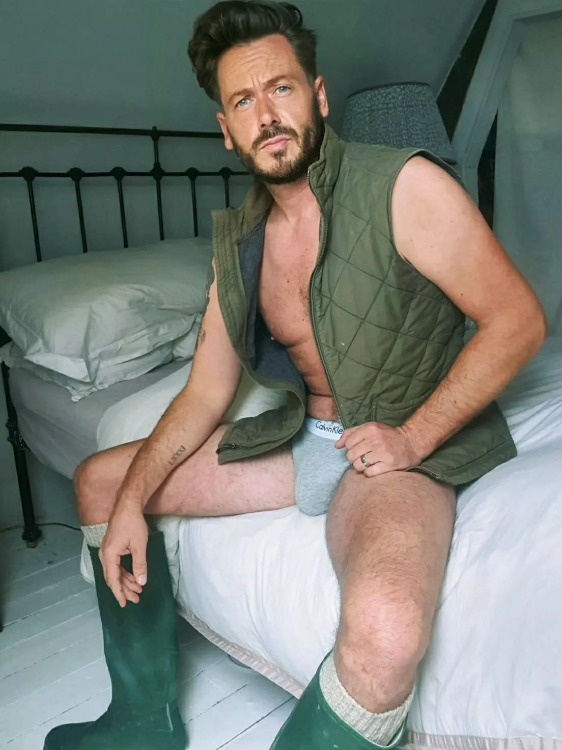 suitable outfit for gardening when it's neither too hot, nor too cold?