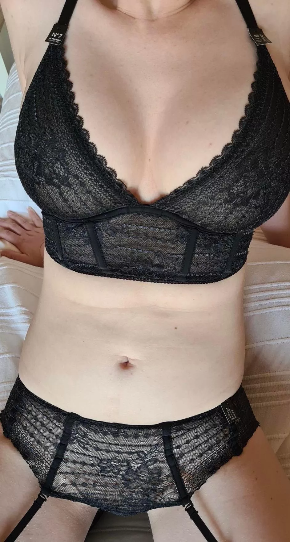 Trading gf 25yo. Dm sample for tele. Must verify and trade with timer.