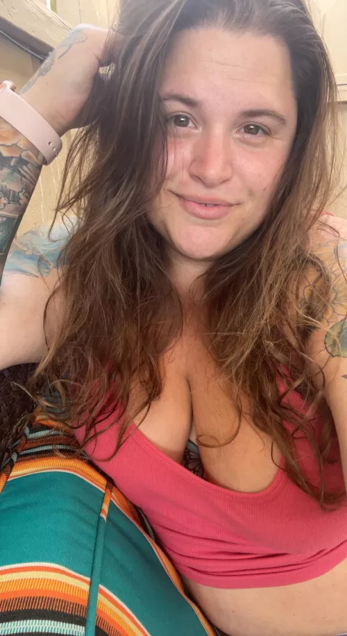 voluptuous bbw stoner covered in tattoos!