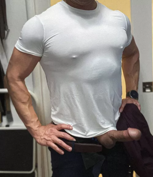 (40’s) someone told me they have a thing for dad’s in white shirts, is that a thing?