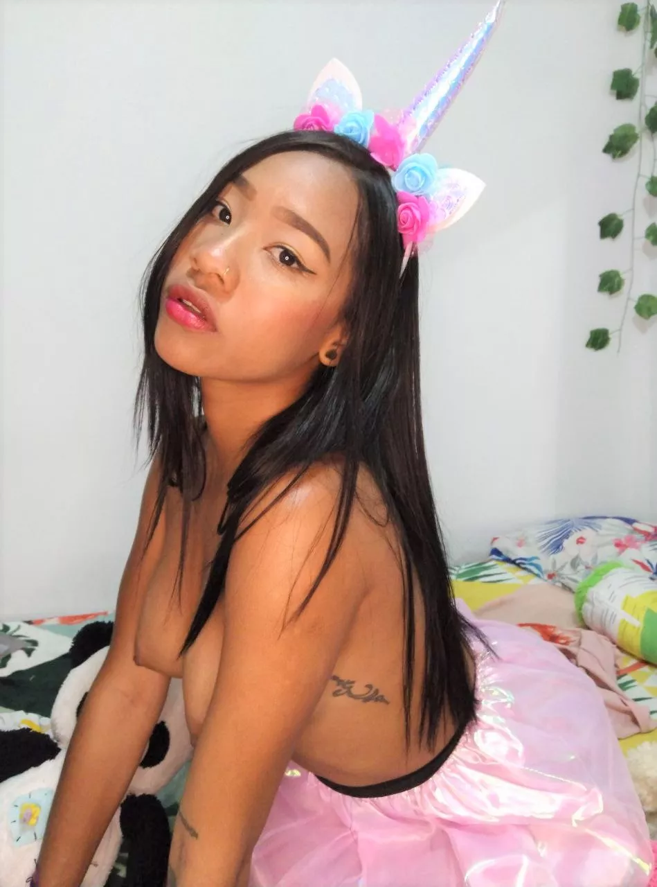 A true bud will suck cock anywhere at any time 😍