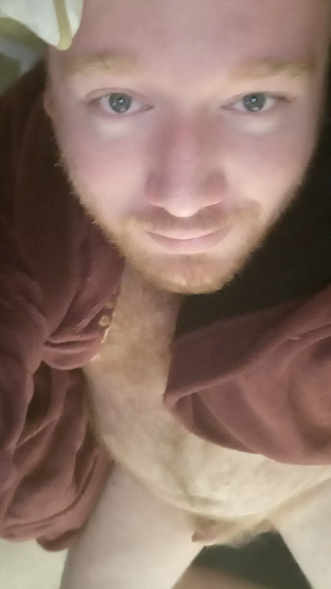 Good evening! Who wants to come and get me hard on the sofa?