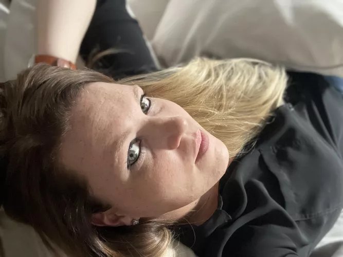 Good morning honey, I have been waiting for you 😘