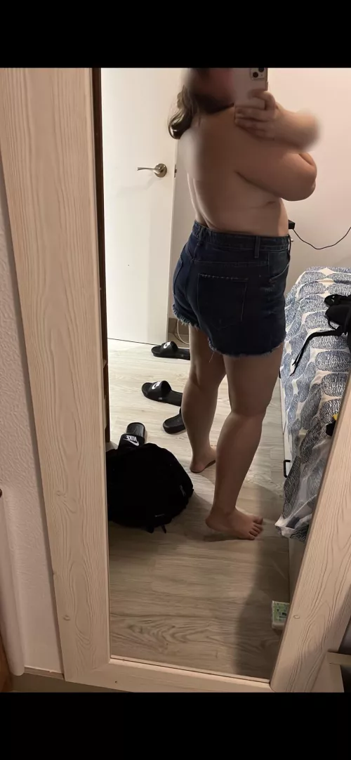 I have a doubt, is it correct if I cheat on my boyfriend??