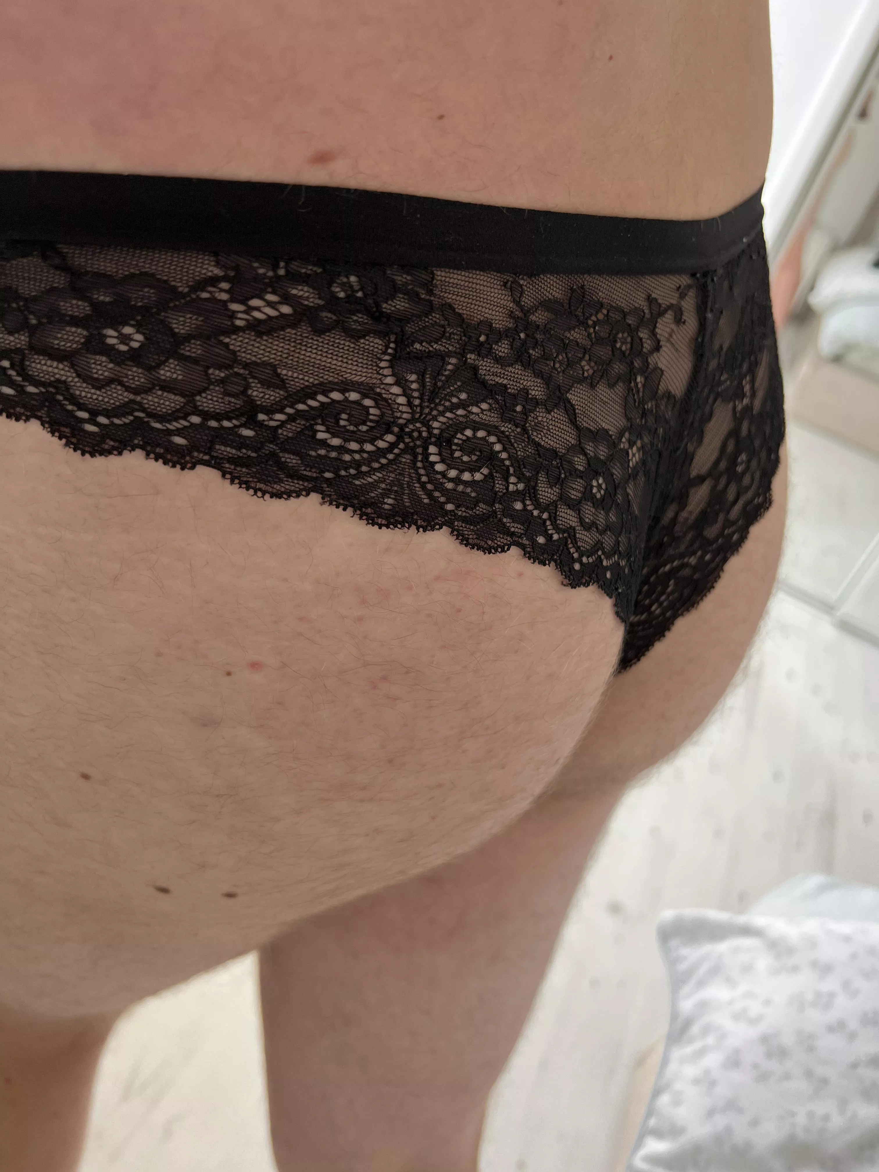 I love the way they feel on me. I might have to wear them to work. I hope you like 🫣😏