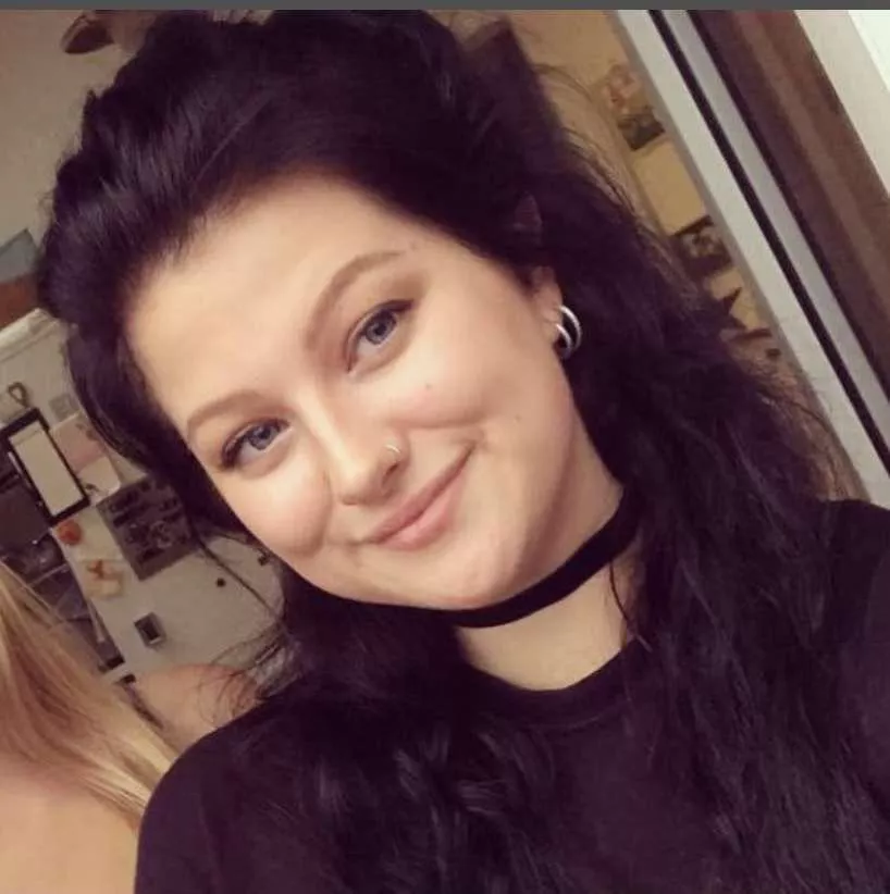 I want you to cum/spit over my slut for her nudes. (If you have a flesh light you get sex tape) Kik: bigboy199777