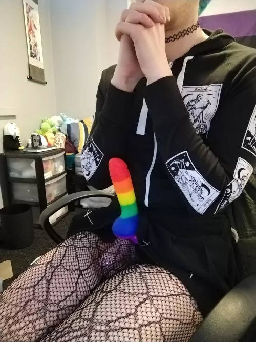 just cause im locked up, doesn't mean i can't get hard