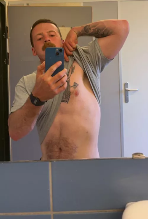 Post workout flash (M)