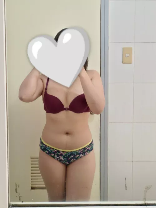 Still [f]eeling unwell, having mismatched undies is still sexy. 😜