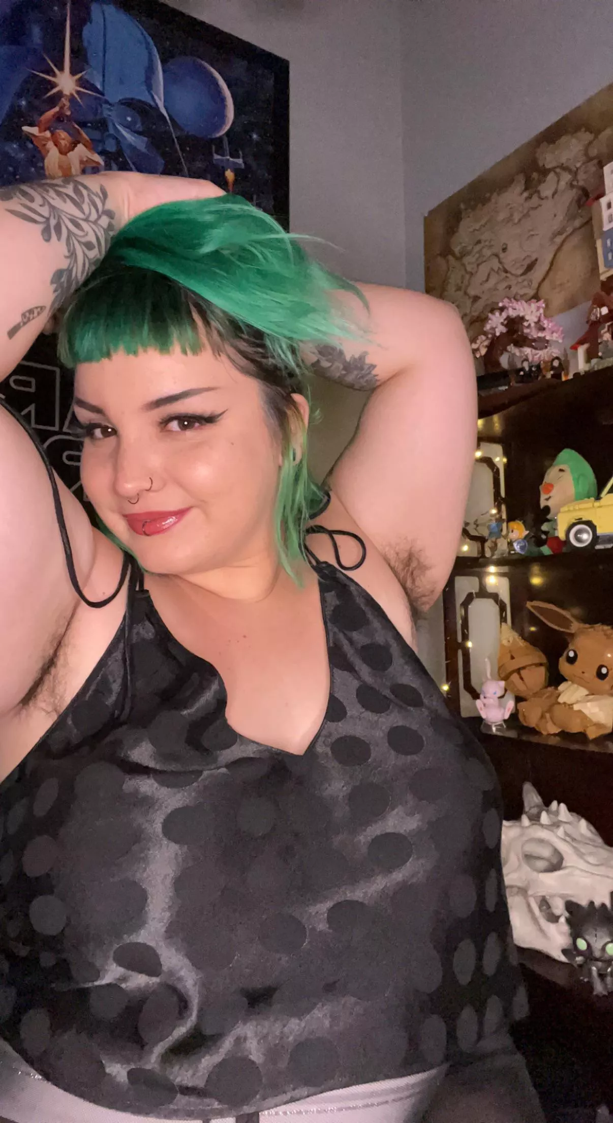 Thanks for having me here! Can’t wait to show off my hairy & chubby pits