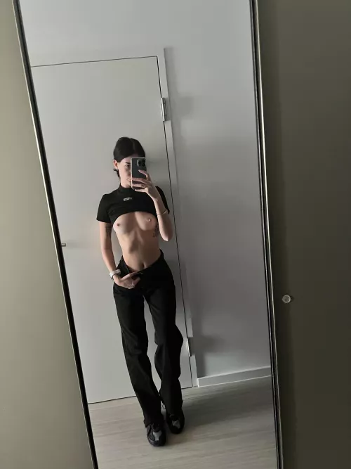 They say that most men like skinny girls, but is it true?🍓 -- Free OF link in Comments --