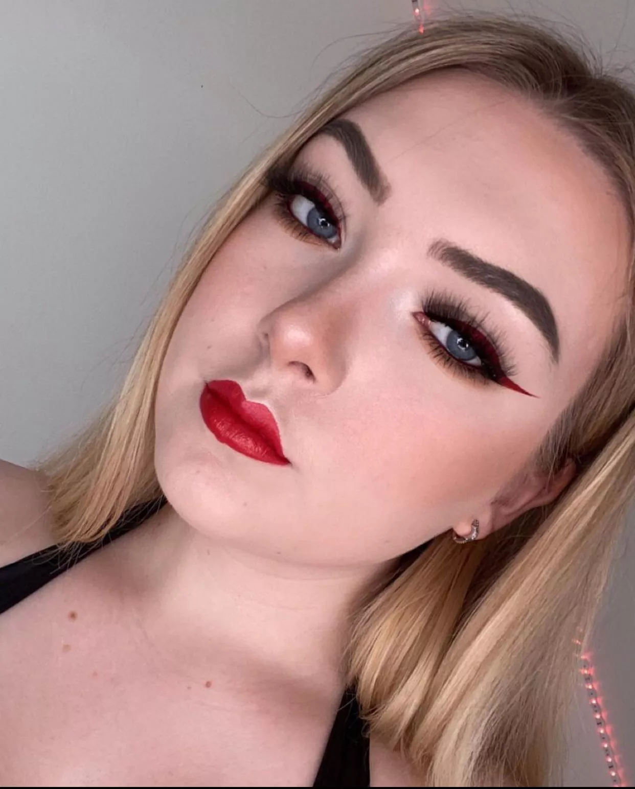 upvt,yes i can,i can actually send you a surprise in your DM now