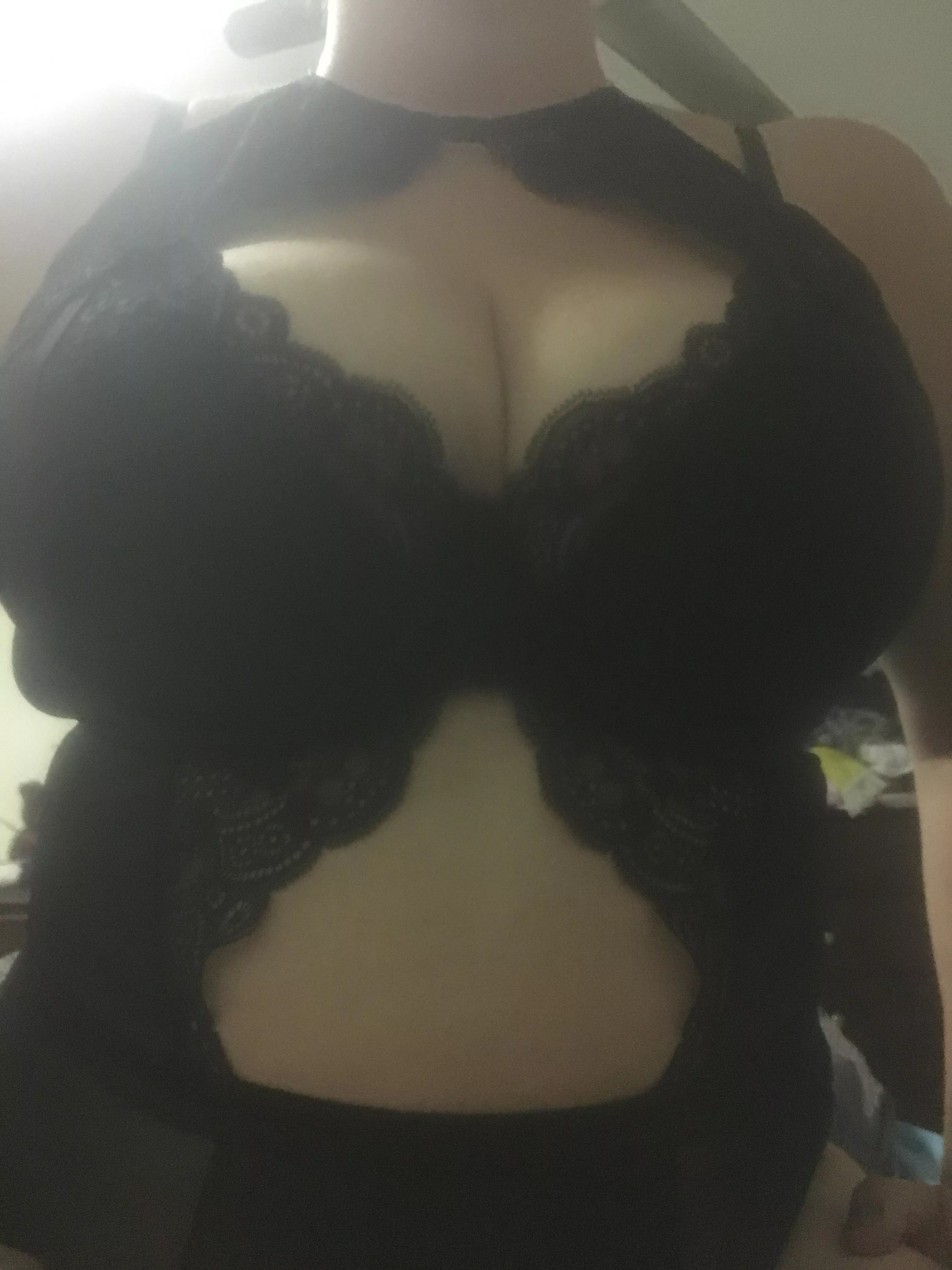 Wanted: a cake to message hubby and show him how much better she is while I sit here and wait for him. Then to humiliate me and show me screenshots. Dm me and tell me How much prettier you are in comparison 😍