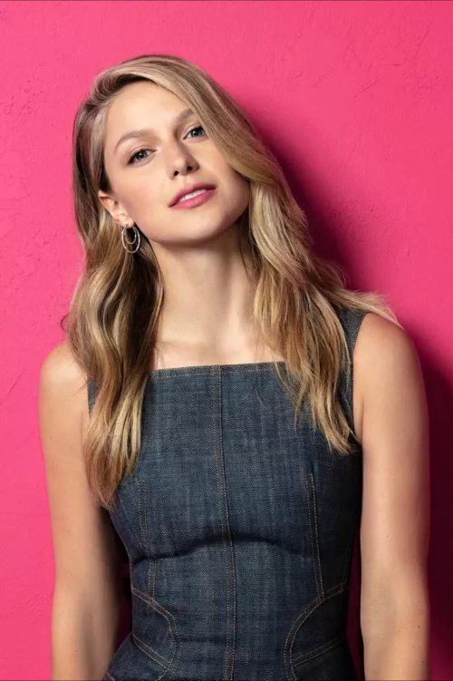 Who wants to watch me cum for Melissa Benoist or Emilia Jones?
