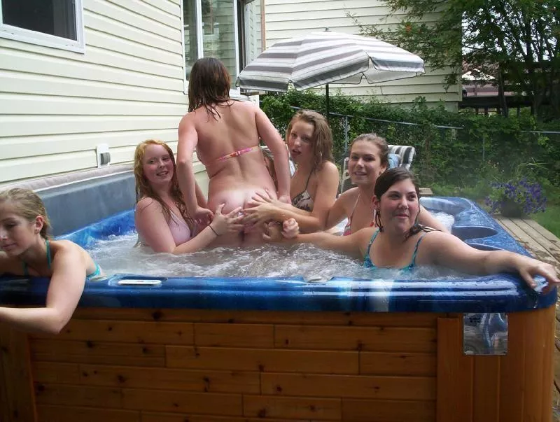 Appreciating their friends dump truck of an ass