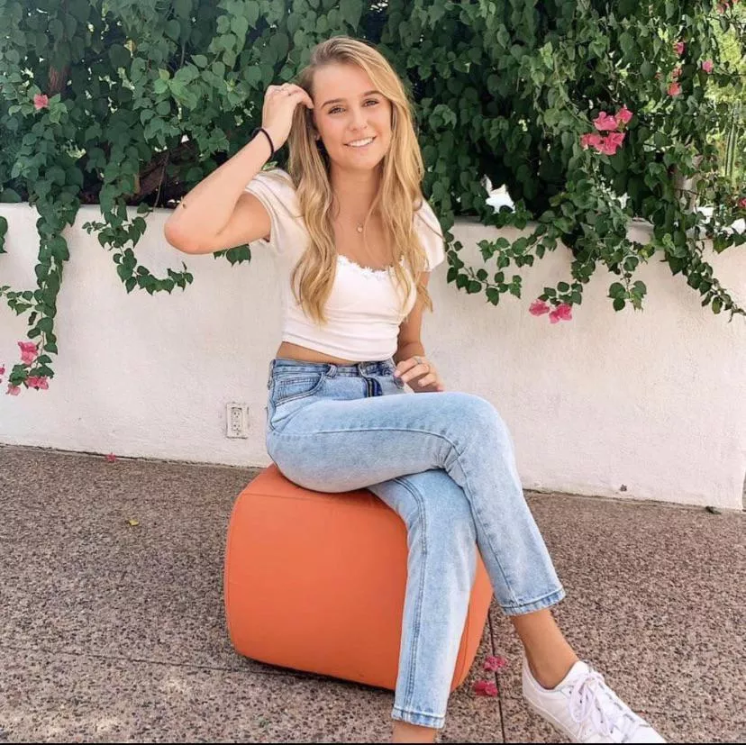 At work Atm, but would love to trade vids/pics of gf when I can. Send sample for Telegram