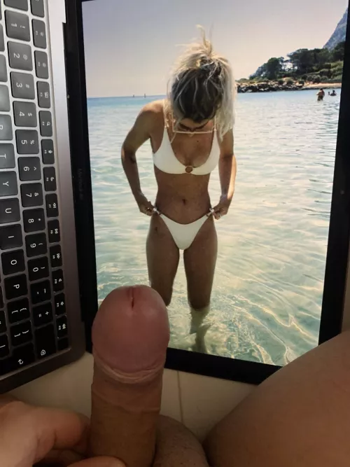 Cocking your girls privately. Dm me. Expose her to me.