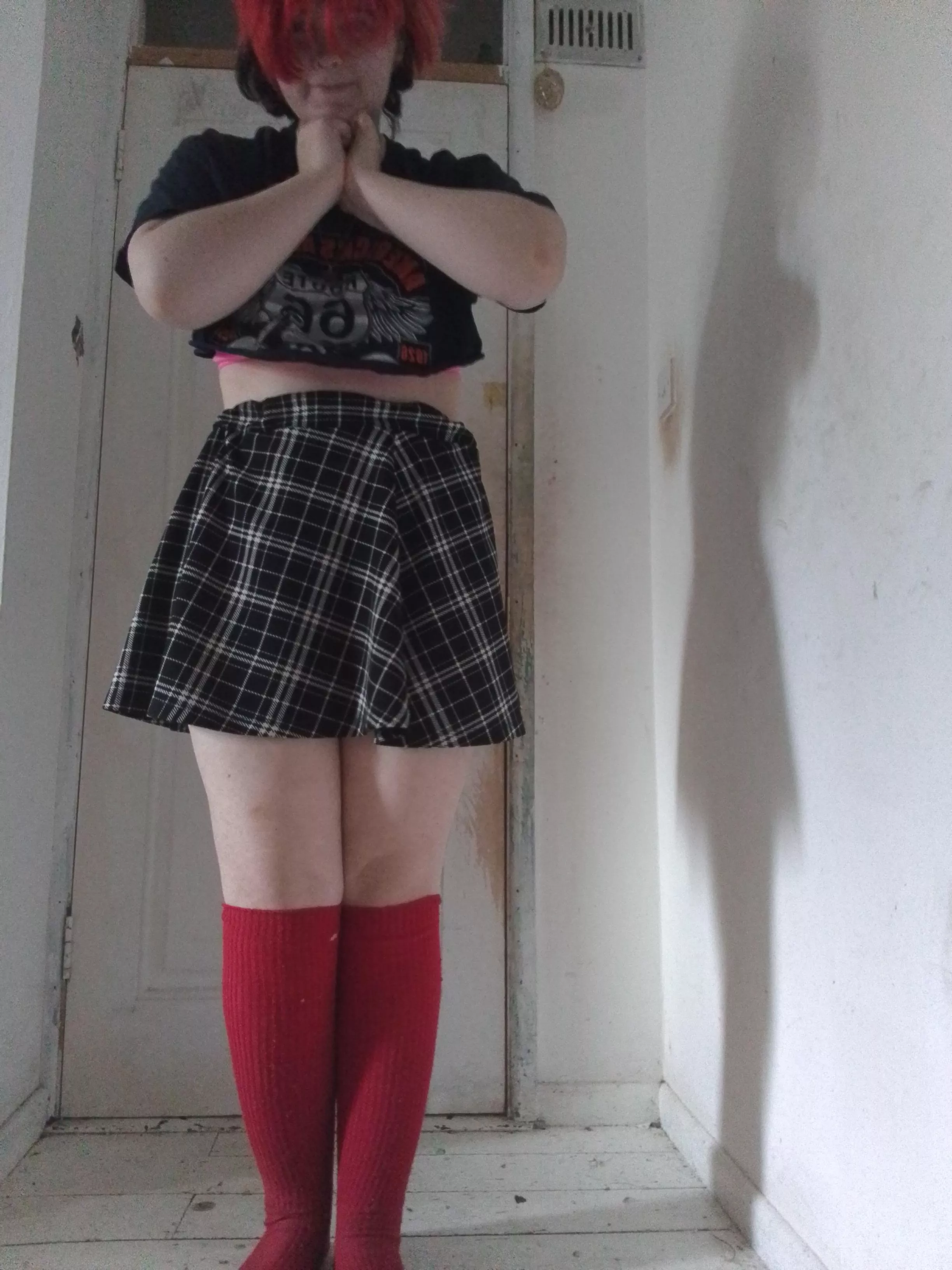 crop top !!! 🏳️‍⚧️💕(he/him)