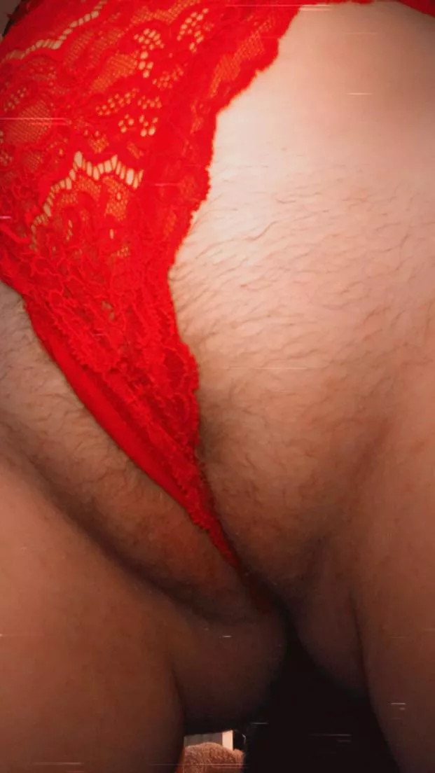 [f] i need to take more pictures when my panties are too small 🙈😍