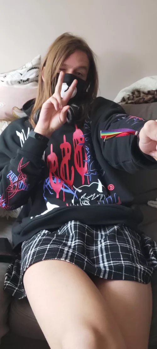 found my old selfie stick, so i decided to take a nice pic :3