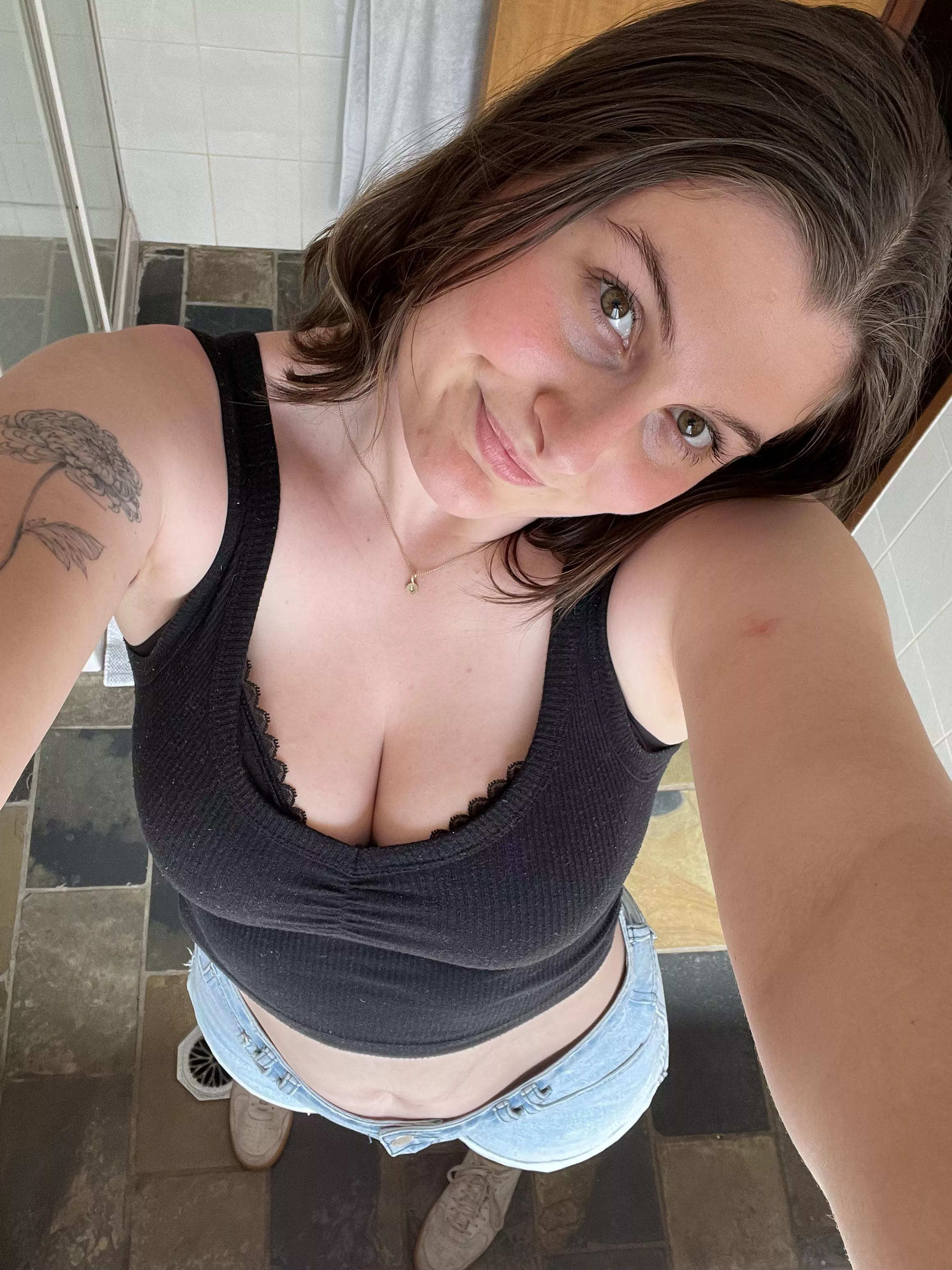 Good morning , I hope you enjoy the view 😘