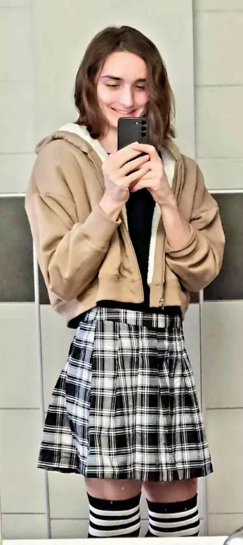 got a little bit of bed head but love my first outfit!