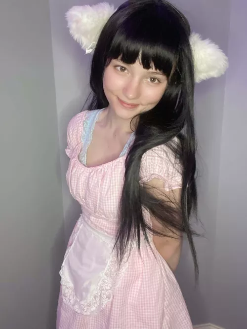 Hey want to come round? This is what I'm wearing.