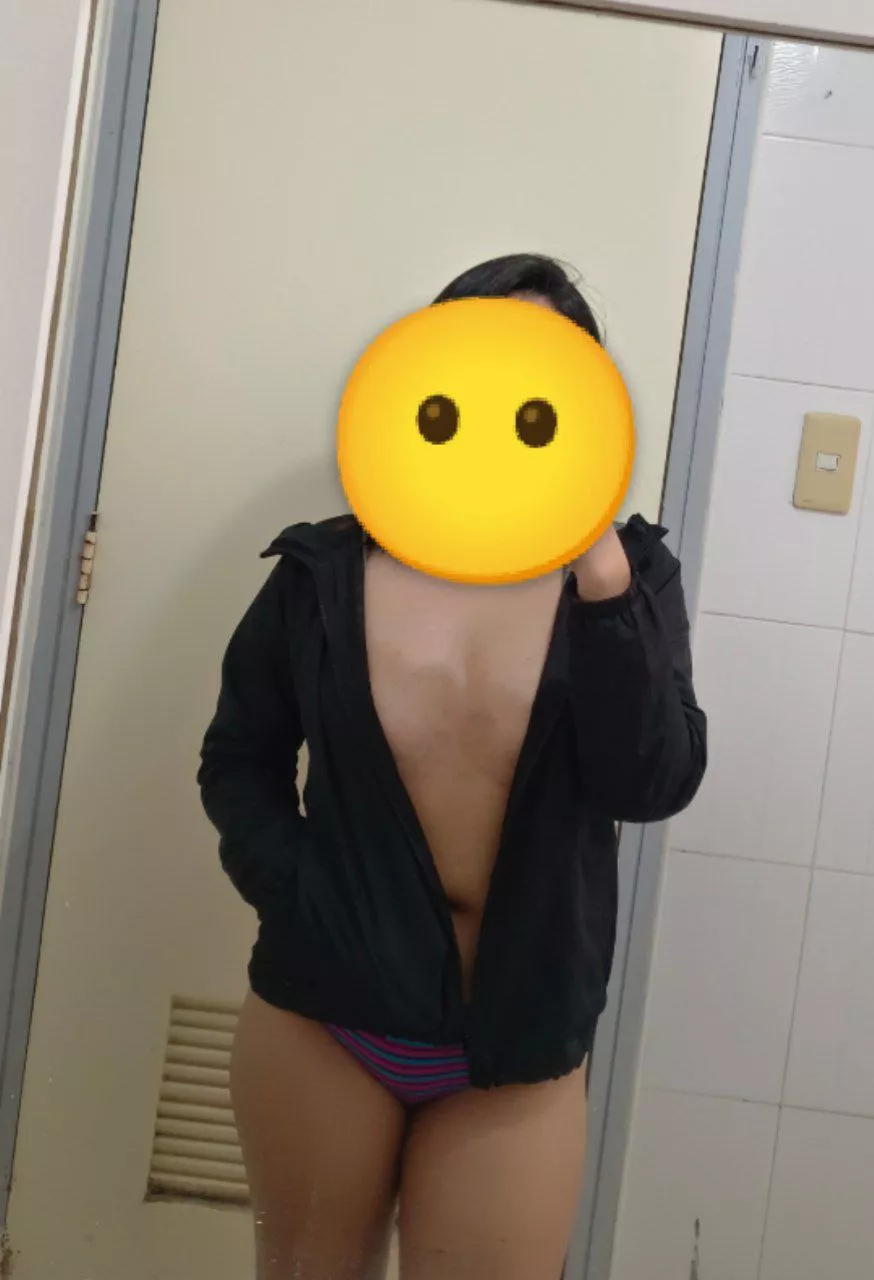 Just [f]eeling a bit unproductive at work today. 😶