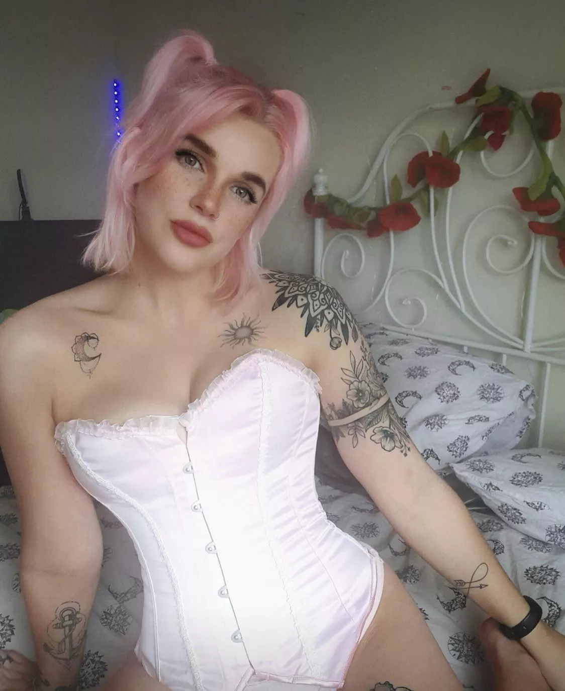 Lea (@peachess_n_creamm) [instagram]