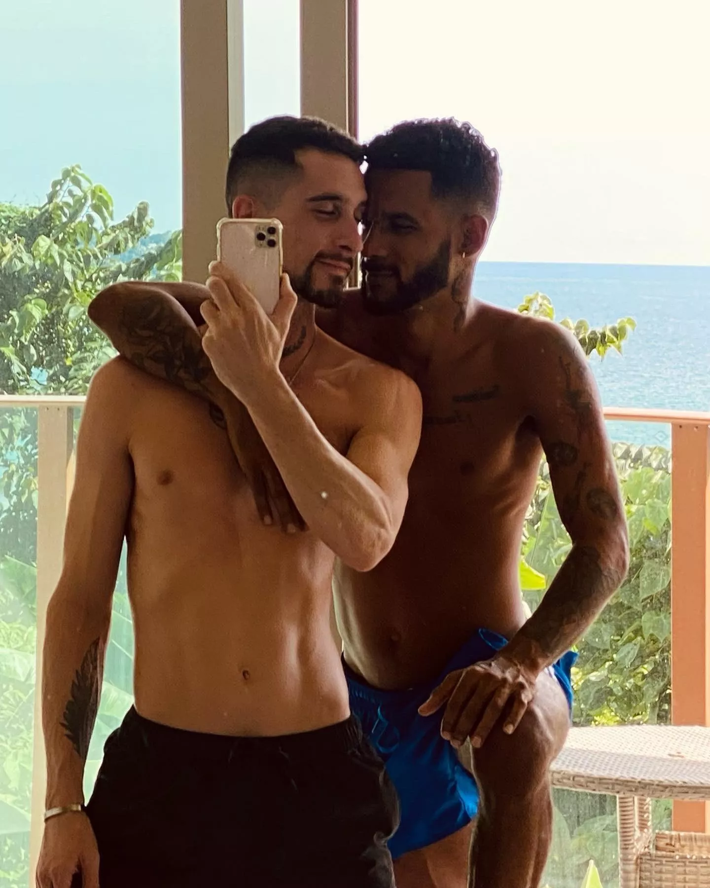 Life’s about good times and tan lines 🏝️☀️