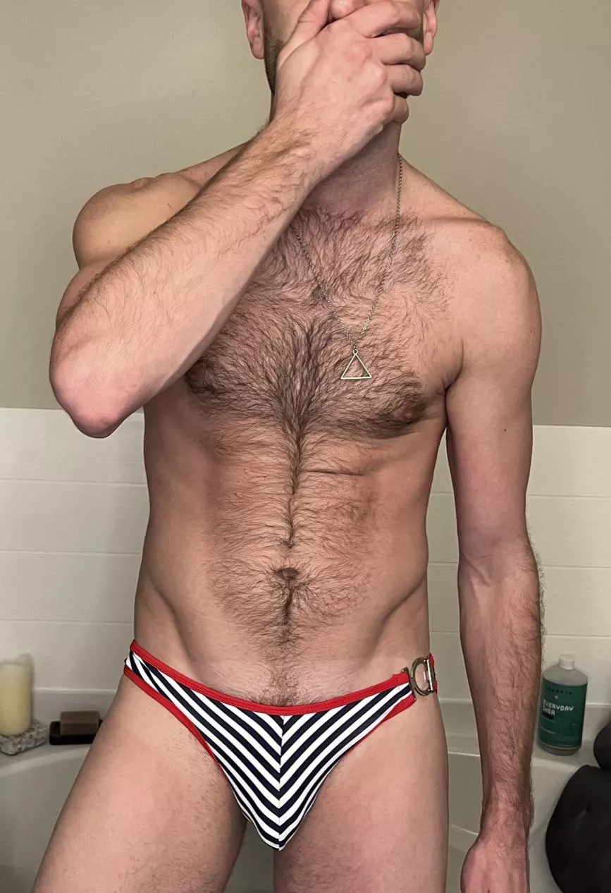 (M) I’ve always wondered if straight guys like being peeked at in the gym locker room. Let me know your thoughts, can DM if you wan your response DL