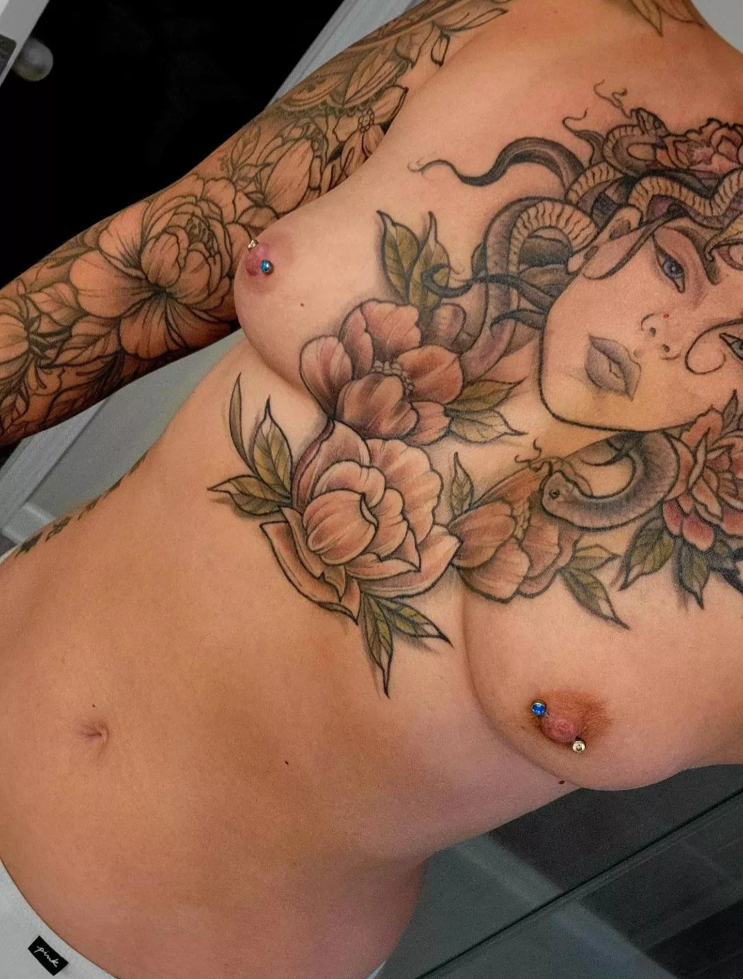 My little tits would look much better covered in your cum 👅💦