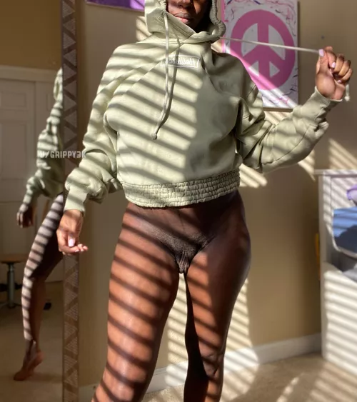 Put your dick in my face so I can admire it.