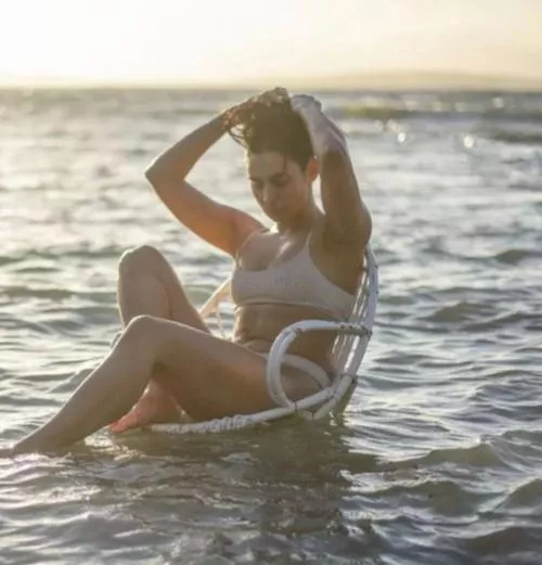 She wants to be a model but she's only good for cum