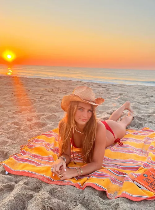 Watching the sunset with a cowgirl = perfect life? (IRTR)