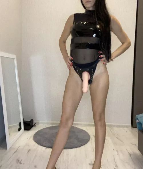 Who wants to be a good boy and get on their knees?